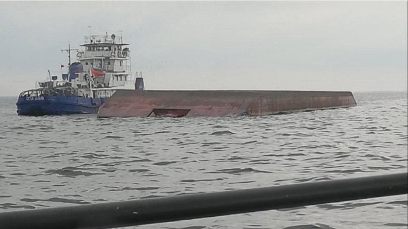 28 Августа 2020 года, в Рыбинском водохранилище затонула баржа