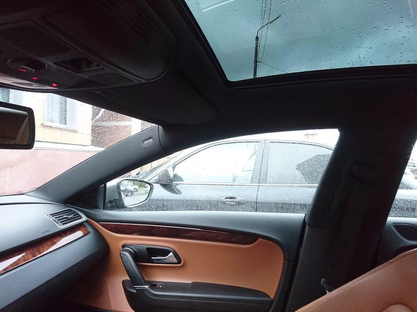 Черный потолок Пассат б8