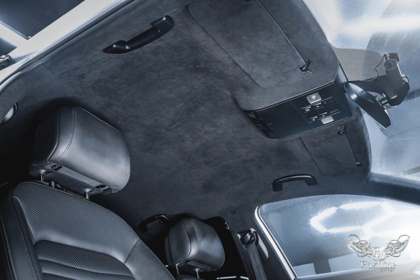 Прокуренный потолок в машине