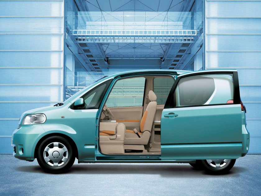 Toyota porte 2005