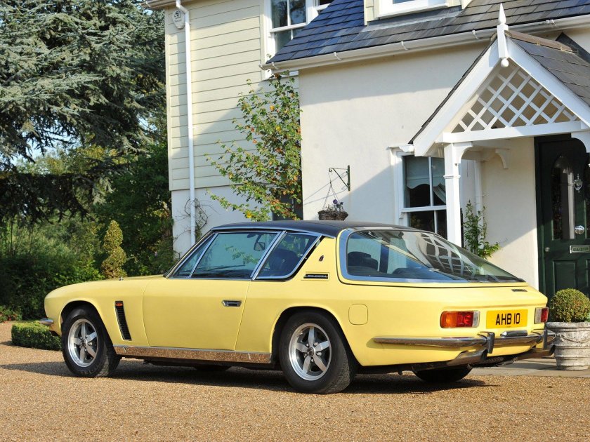 Машина Jensen Interceptor