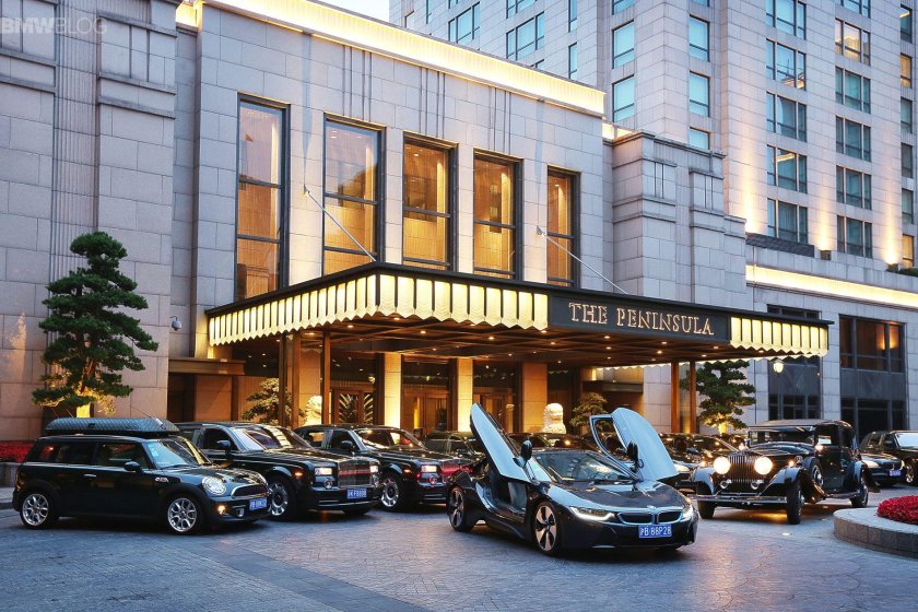 Машина в отеле