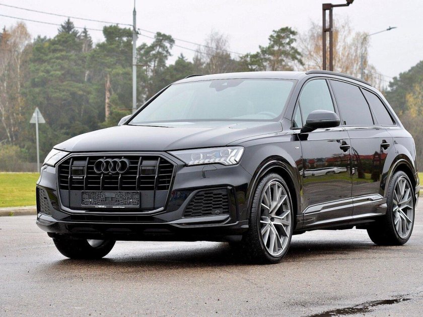Audi q7 2021 Black