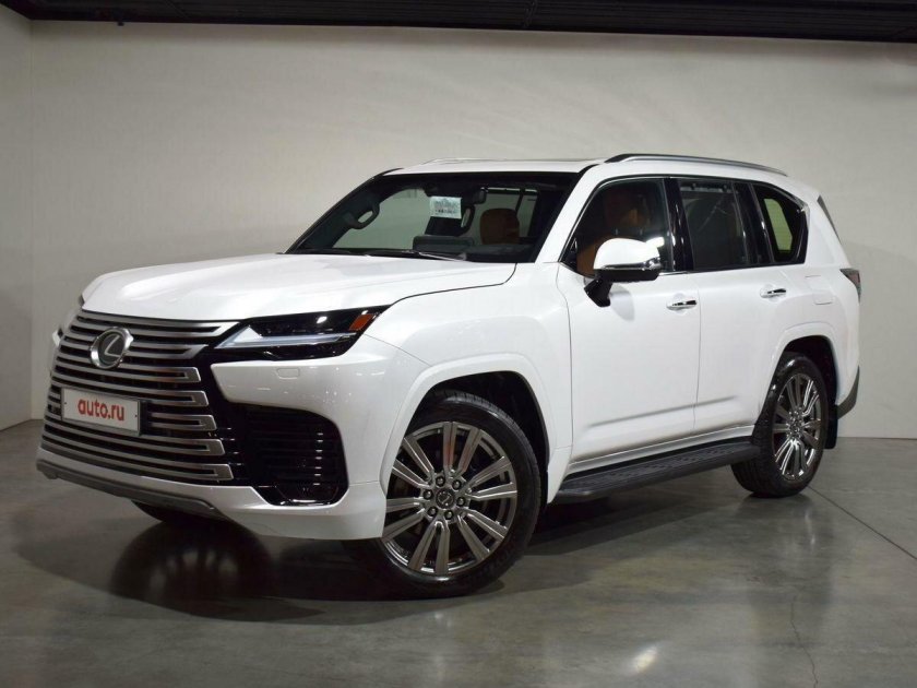 Lexus LX 600 белый