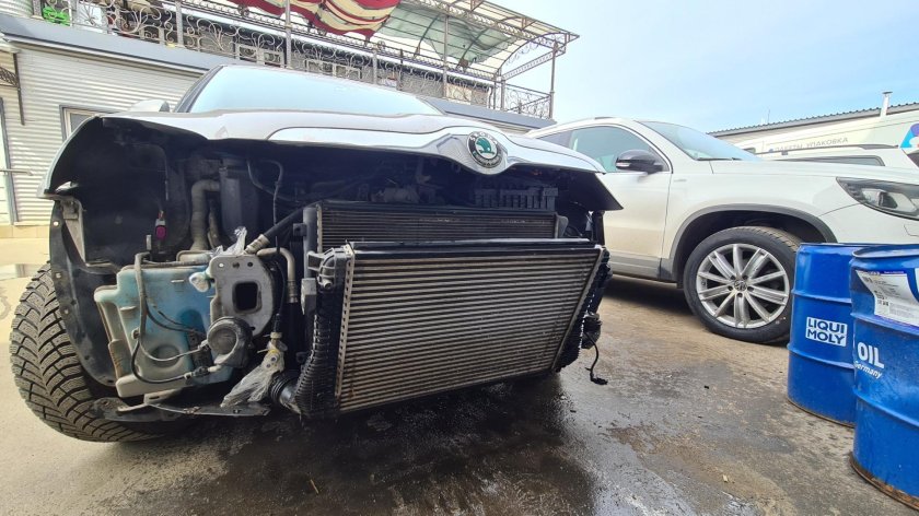 Замена радиатора кондиционера Шкода ети