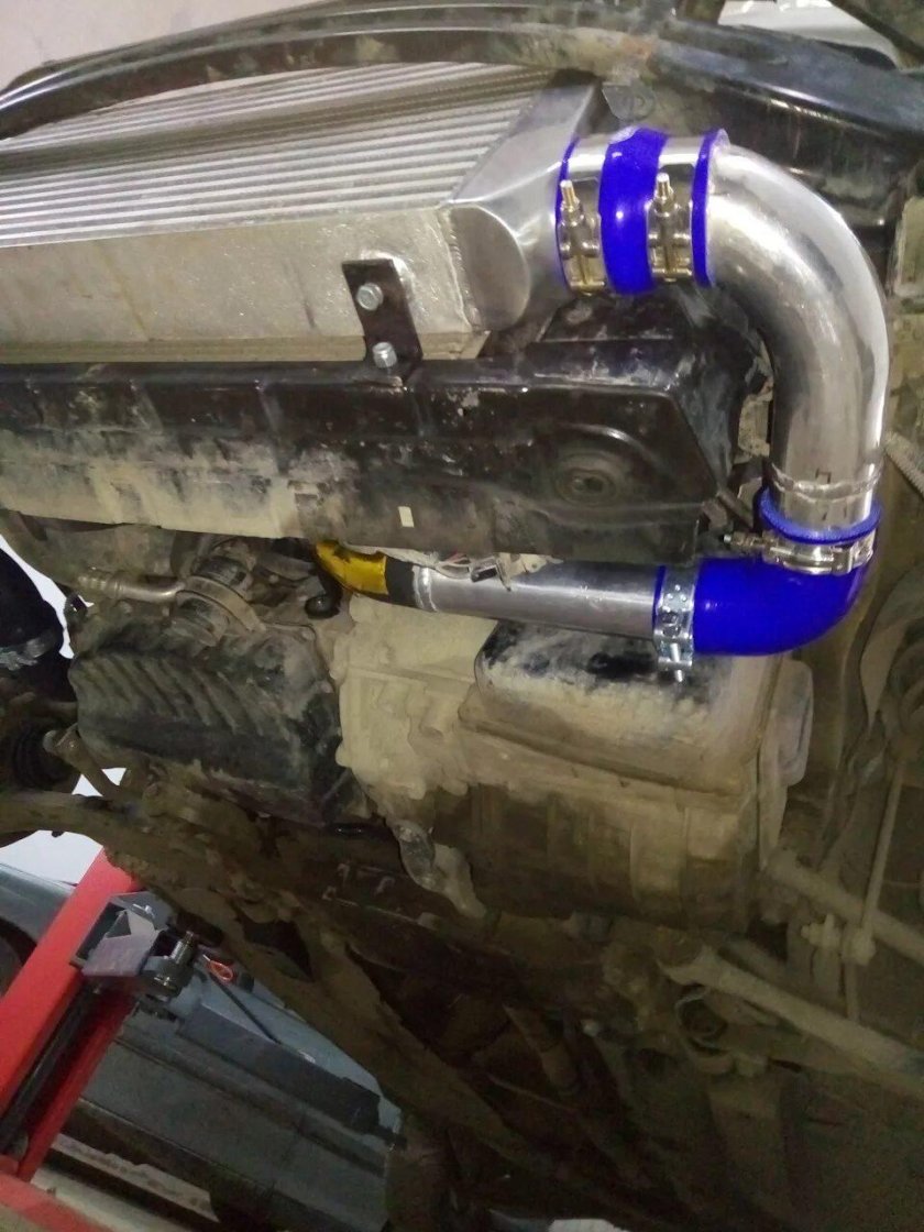 Фронтальный интеркулер Октавия а5 1.8