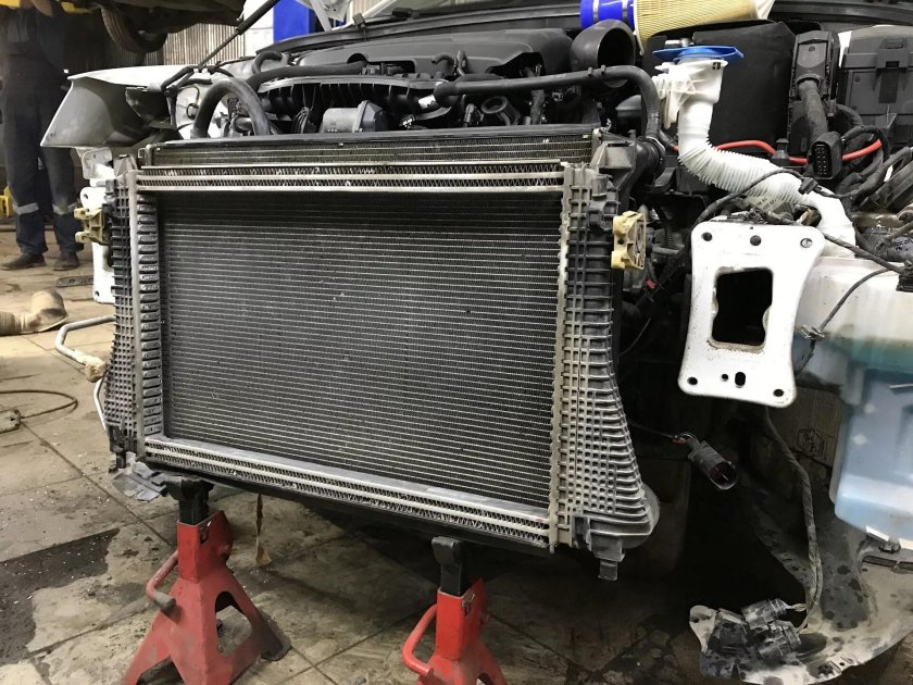 Фронтальный интеркулер Шкода Октавия а7