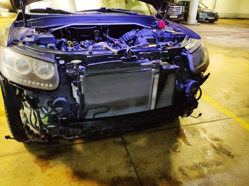 Интеркулер на Хендай Санта Фе Классик 2.0 дизель 112 драйв 2