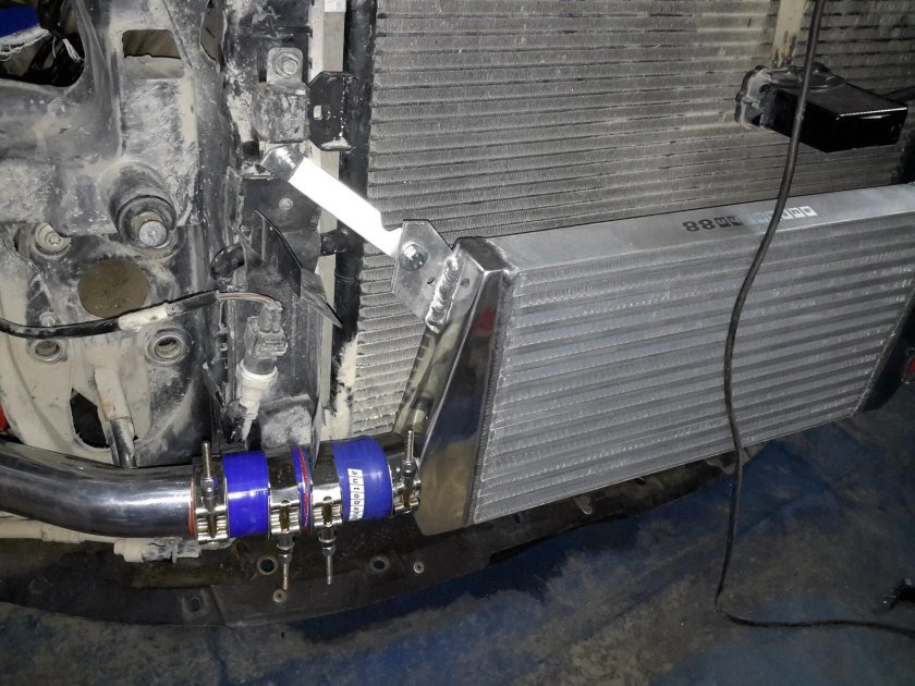 Фронтальный интеркулер a8?d3