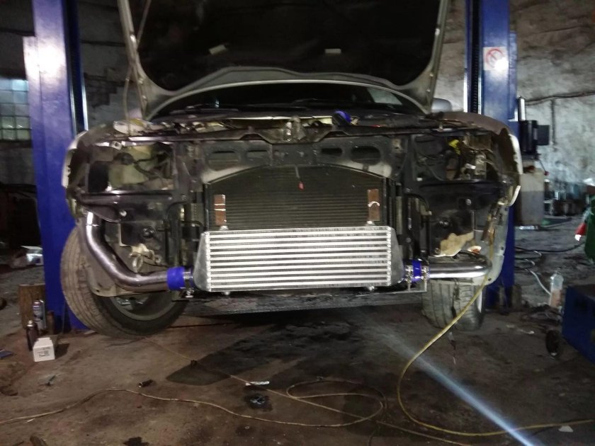 Octavia Tour фронтальный интеркулер