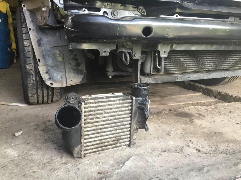 Интеркулер Шкода Октавия тур 1.8