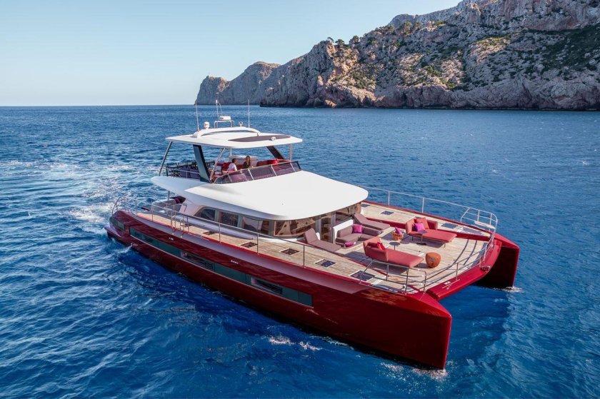 Катамаран Лагуна