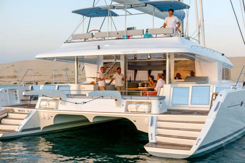 Катамаран Lagoon 620