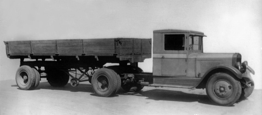 ЗИС-10 седельный тягач