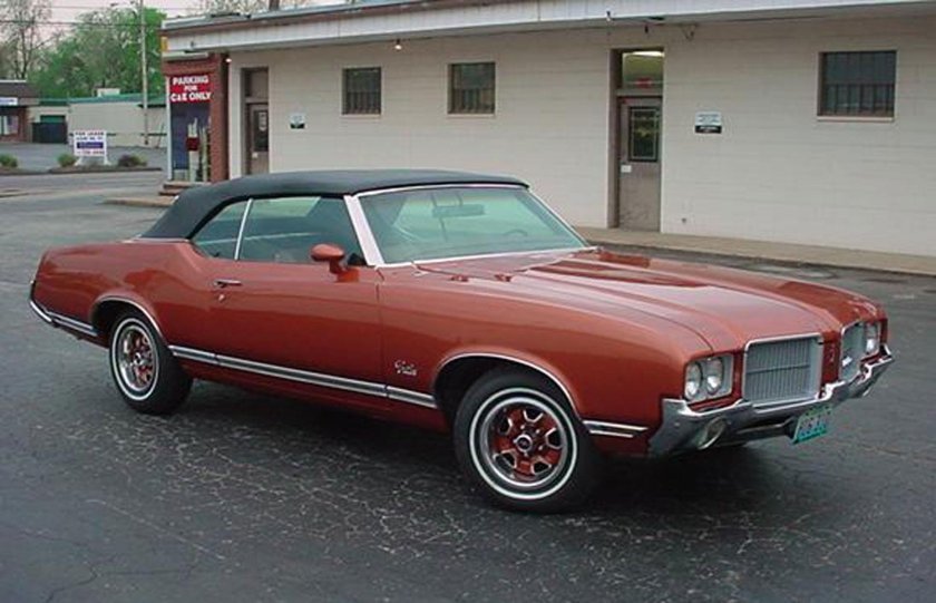 Олдсмобиль Катлас Суприм