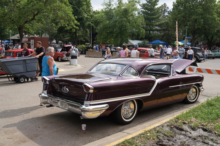 Олдсмобиль 57