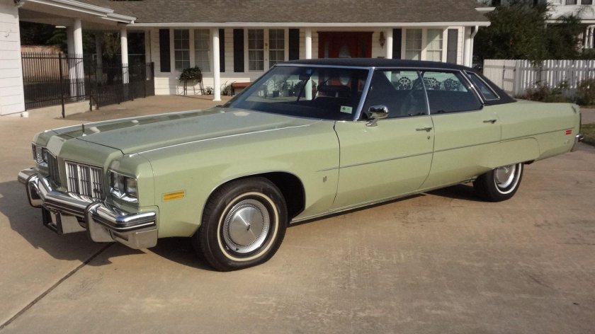 Олдсмобиль 1975