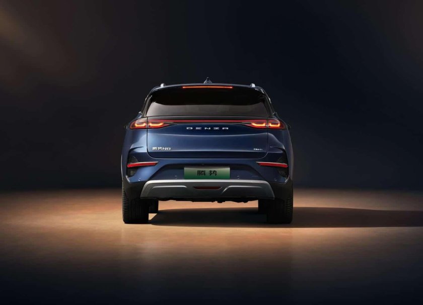 BYD кроссовер