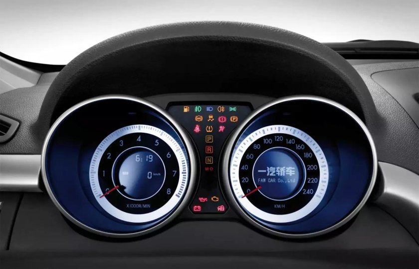 FAW Besturn x80 приборная панель