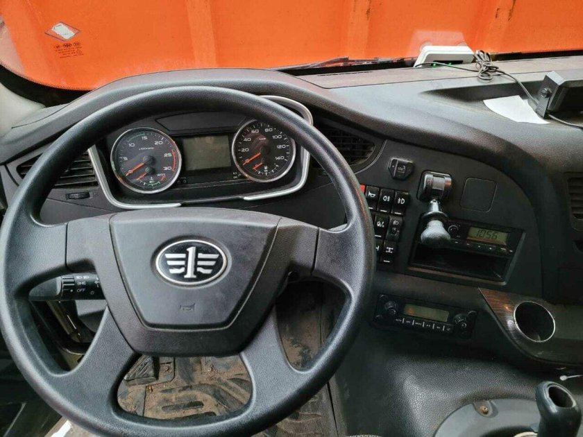 FAW CA 3250 салон