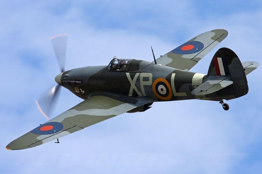 Самолет Hawker Hurricane