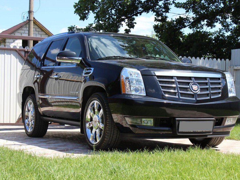 Кадиллак Эскалейд старый