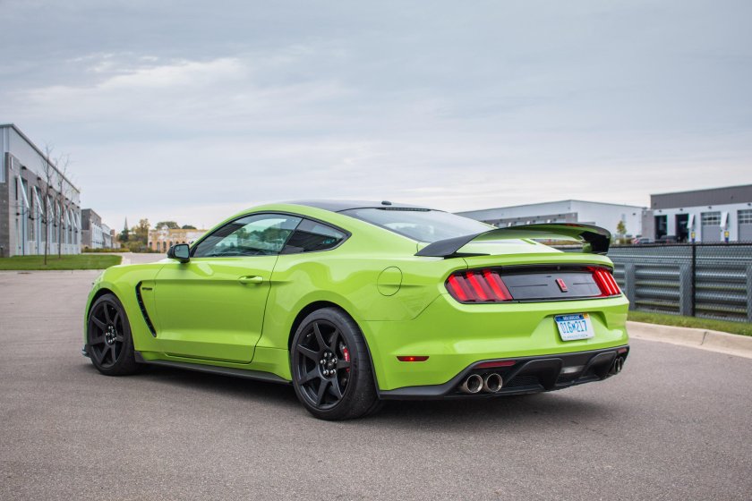 Ford Mustang Shelby gt500 лаймовый