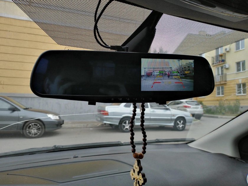 Зеркало с камерой заднего вида amt630a