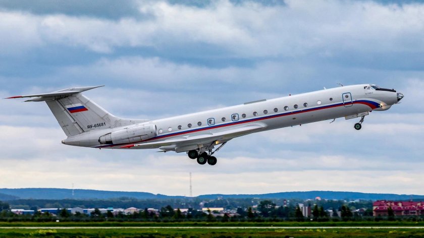 Самолет-музей в Екатеринбурге ту-134а