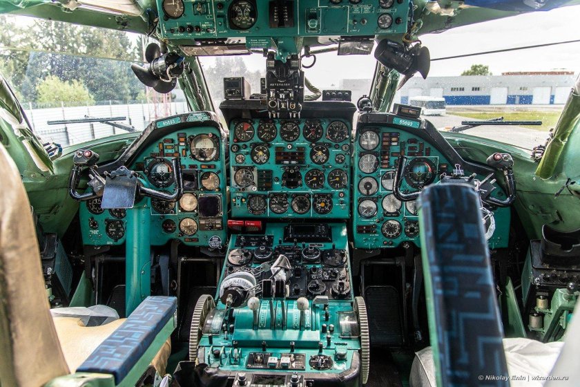 Ту 134 кабина