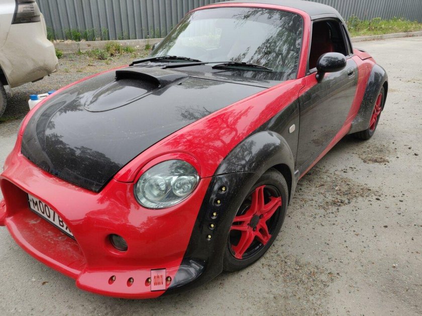 Daihatsu Copen красный