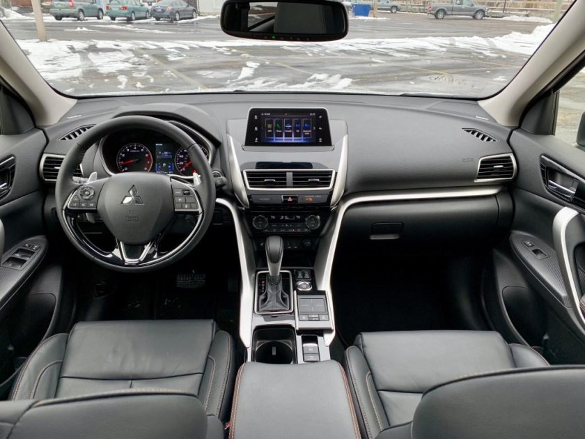 Mitsubishi Eclipse Cross 2018 салон