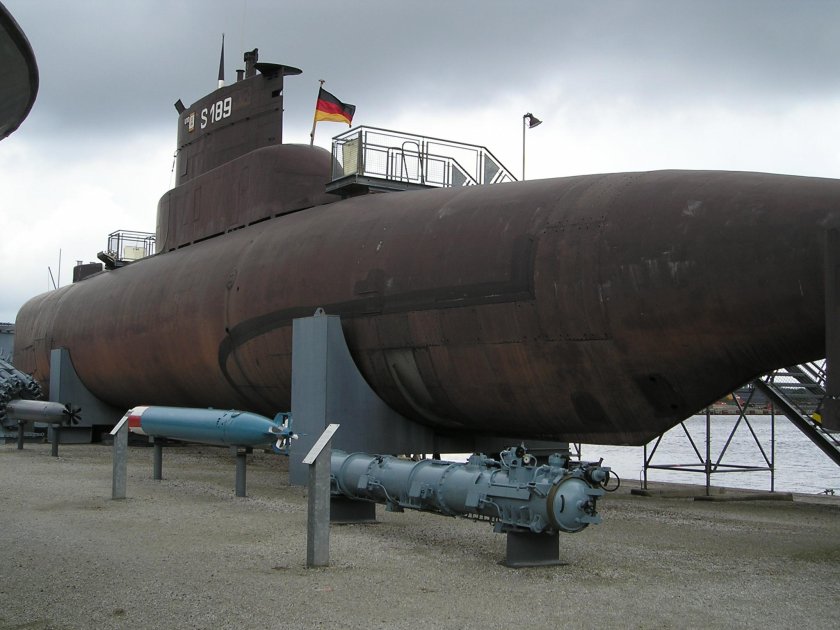 Ara San Luis s-32 Submarine