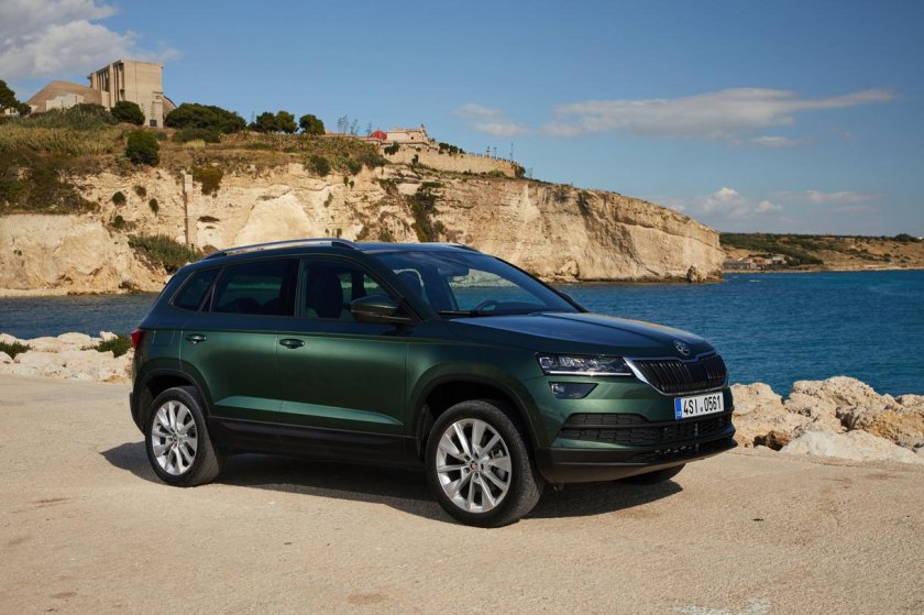 Skoda Karoq зеленый