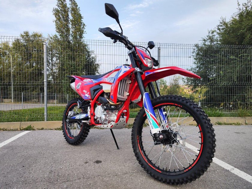 Эндуро Гюрза.300сс