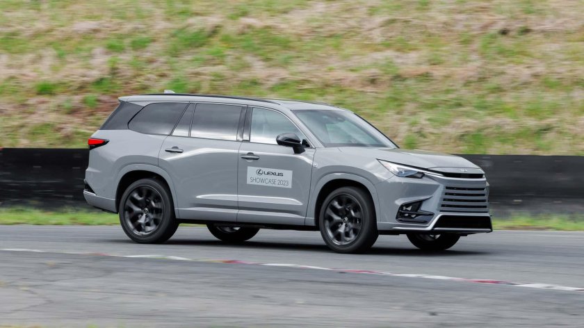 Lexus TX 2023