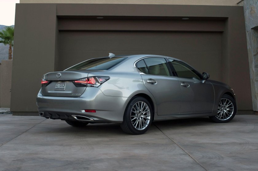 Лексус седан GS 200