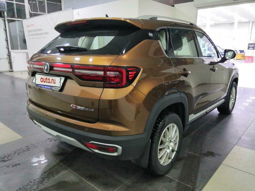 Чанган cs35 плюс коричневый