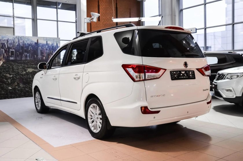 SSANGYONG Stavic 2013