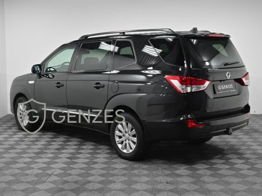 Саньенг Ставик