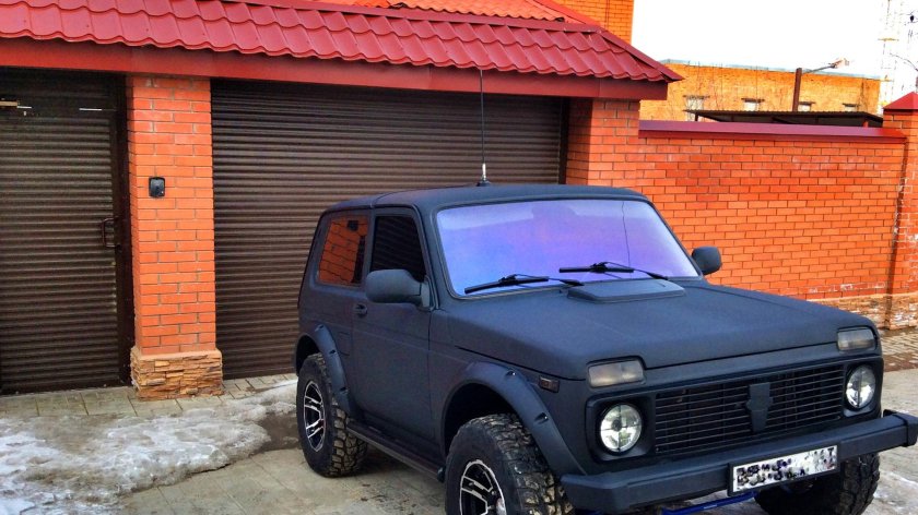 Нива 2121 черный Раптор