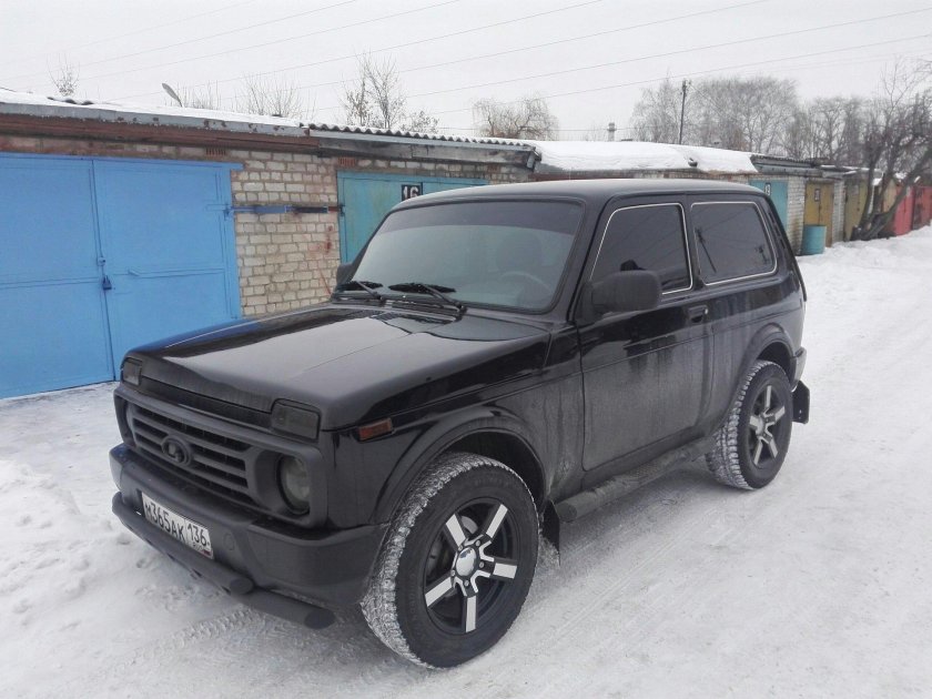 Черная матовая Нива Урбан