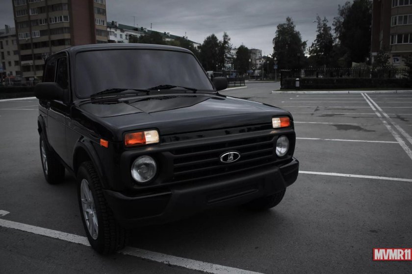 Лада 4x4 Урбан черная