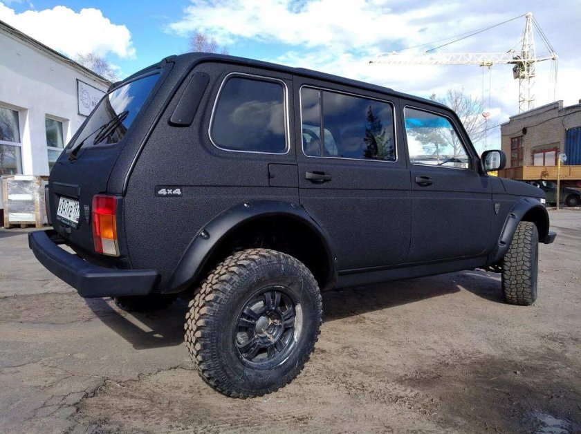 Нива 2131 Бронто