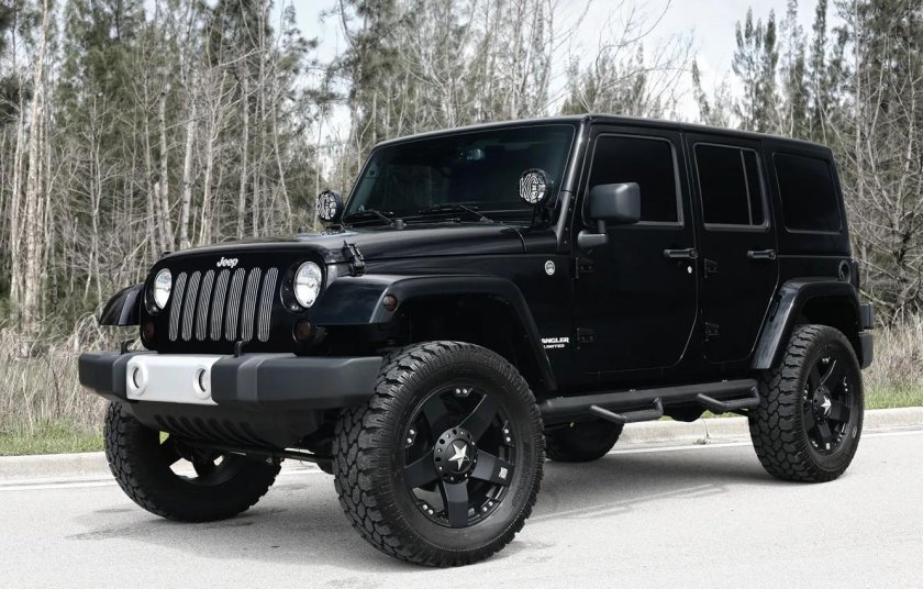 Джип Вранглер черный