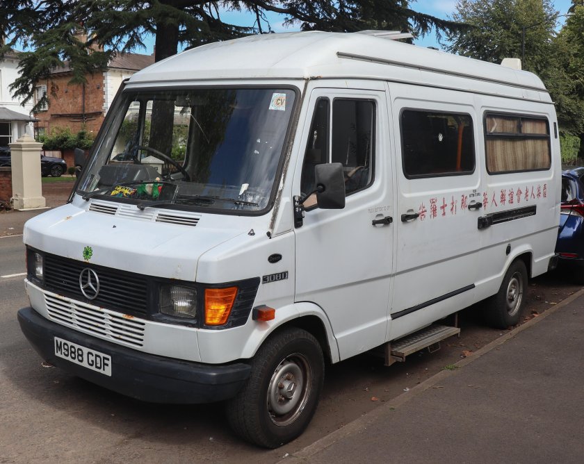 Мерседес Бенц 308d