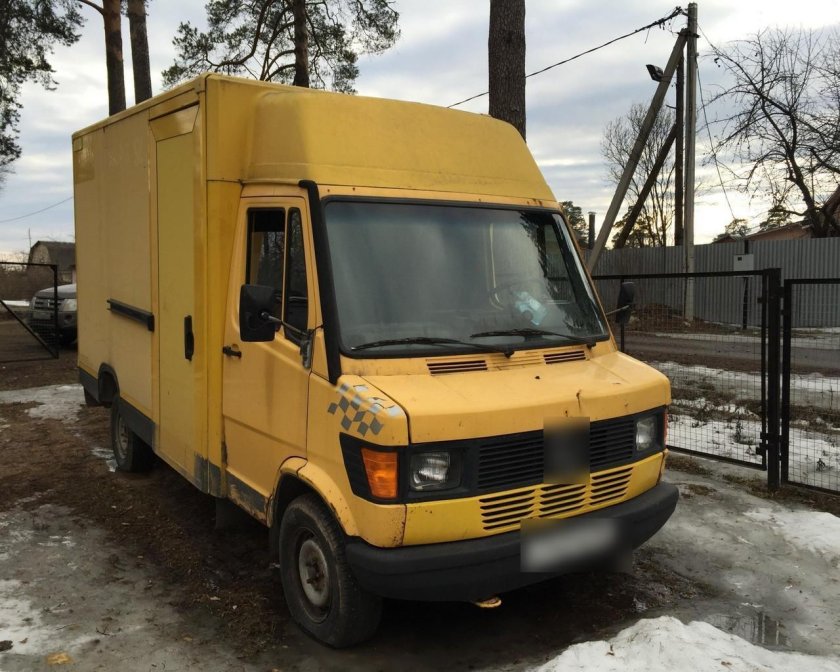 Mercedes Benz 308d почтовик