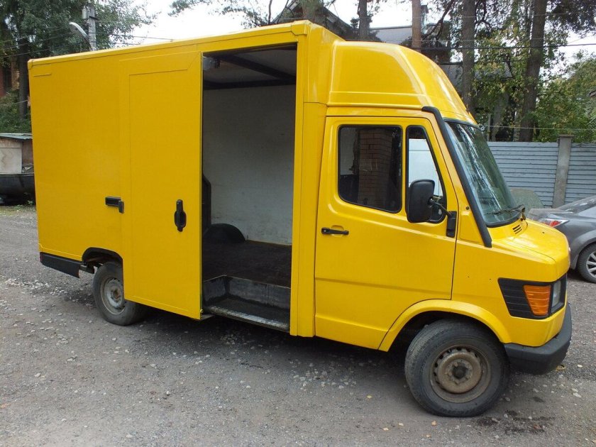 Мерседес почтовик 308д