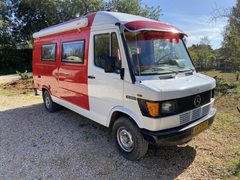 Мерседес-Бенц 308d кемпер