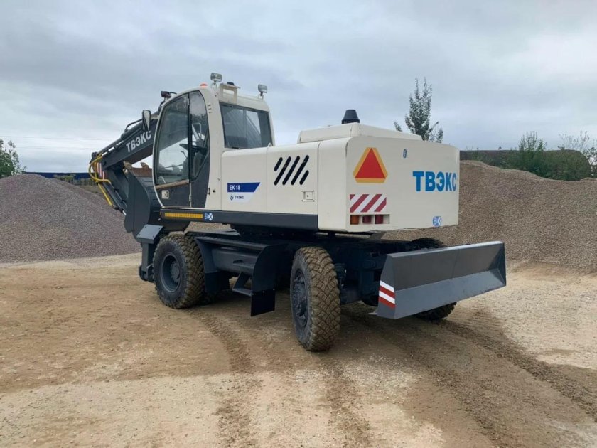 Экскаватор колёсный ТВЭКС ЕК-18